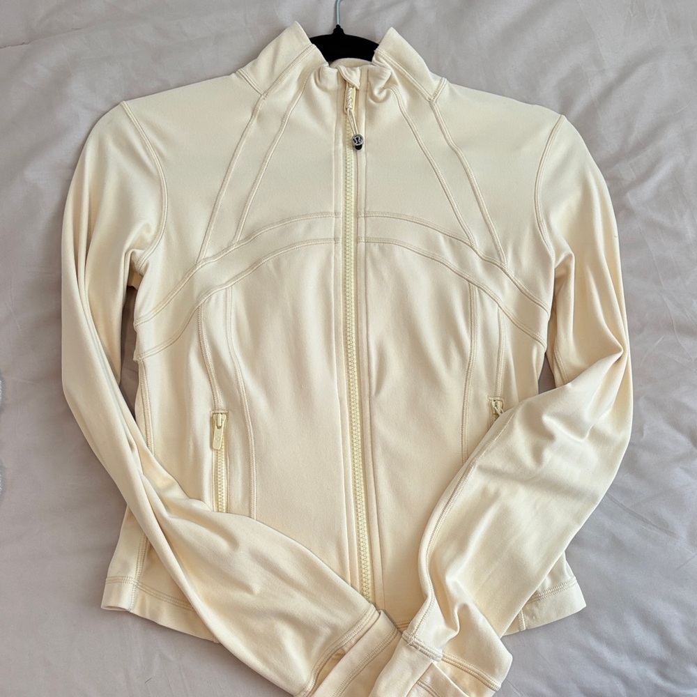 Lululemon butter yellow cropped define jacket 💛